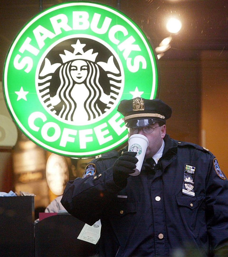 2004: New York Runs On Starbucks