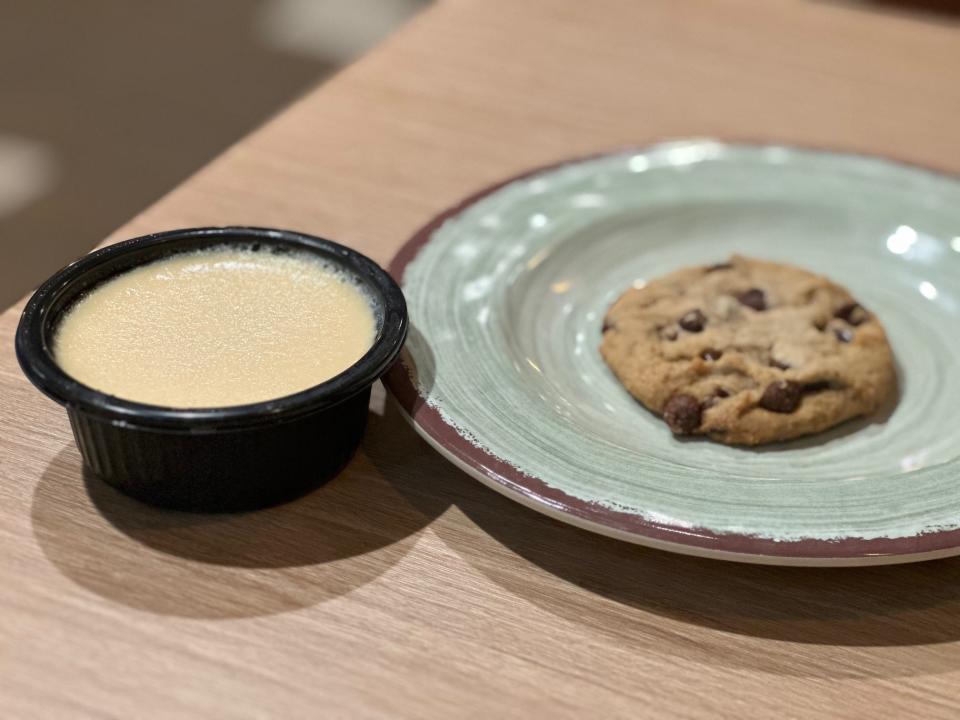 Pollo Campero desserts include flan and chocolate chip cookies.