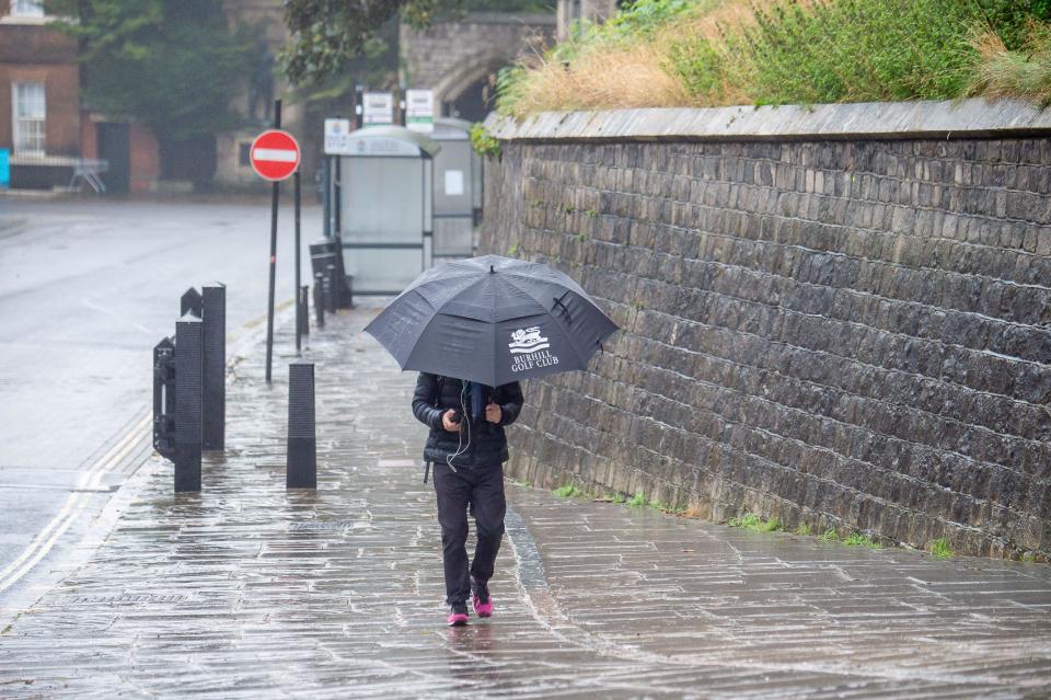 Windsor, Berkshire, UK. 30th September, 2024. It was another wet and miserable start to the morning in Windsor, Berkshire as people were out and about first thing this morning. Credit: Maureen McLean/Alamy Live News