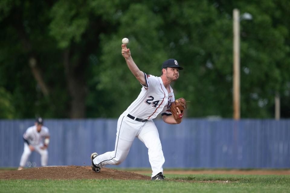 Lucky Horseshoe pitcher Gavin Bergman pitches against the Alton River Dragons Saturday June 4, 2022 in the team home debut. [Thomas J. Turney/ The State Journal-Register]