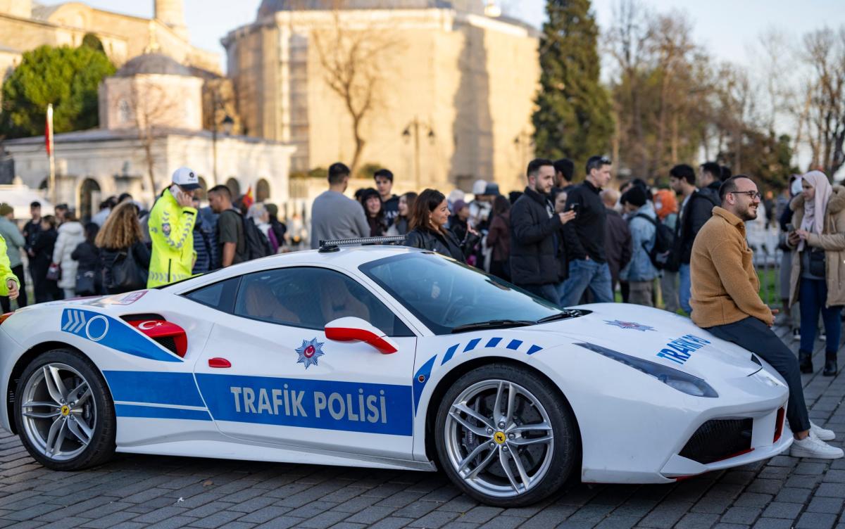 Turkey converts seized biker-gang supercars into £3m fleet for Istanbul police