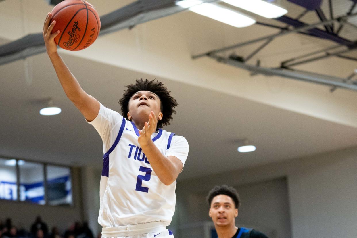 Aaven Snyder led Pickerington Central with 15 points in Sunday's 76-59 loss to two-time defending Division IV state champion Richmond Heights.