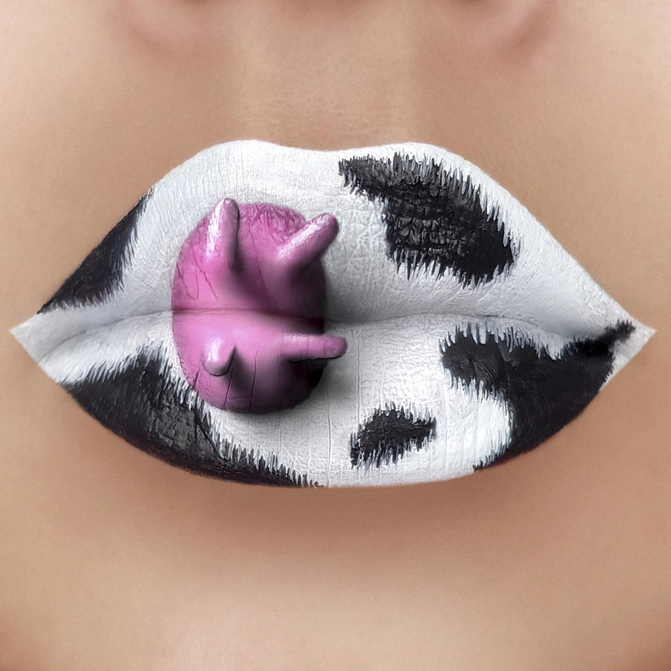Tutushka's lipstick artwork featuring a cow. (Photo: Tutushka Matviienko/Caters News)