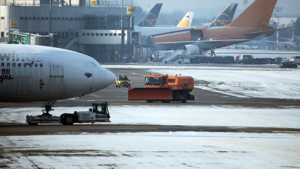 Die angekündigte Milliardenhilfe für die Flughäfen soll nach dem Willen des Branchenverbandes ADV dem gesamten Flughafensystem zugutekommen.