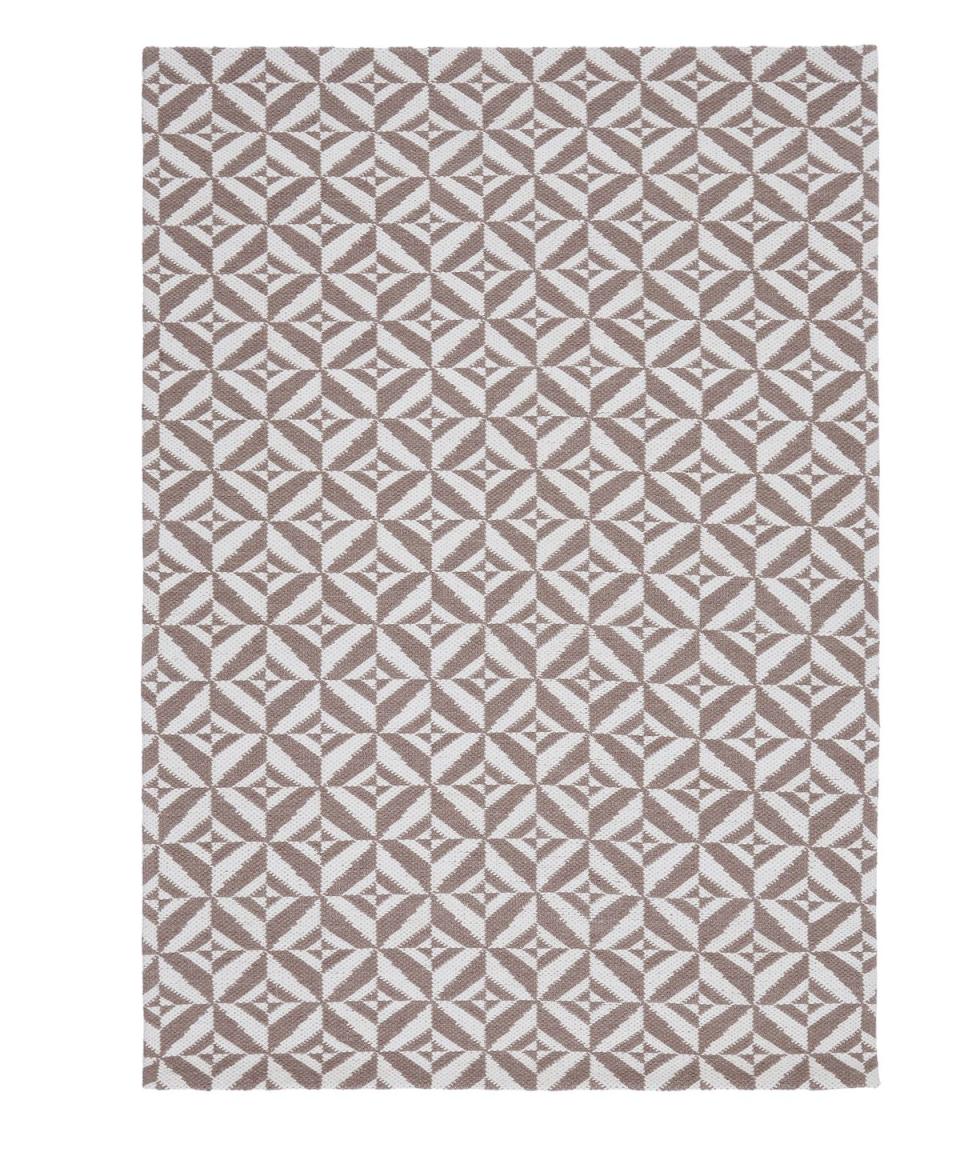 <p>Flat woven design, ideal for busy areas, wool & cotton mix, hand woven</p><p><a class="link " href="https://www.carpetright.co.uk/house-beautiful/rugs/house-beautiful-lola-dusky-pink-rug" rel="nofollow noopener" target="_blank" data-ylk="slk:SEE MORE;elm:context_link;itc:0;sec:content-canvas">SEE MORE</a></p>