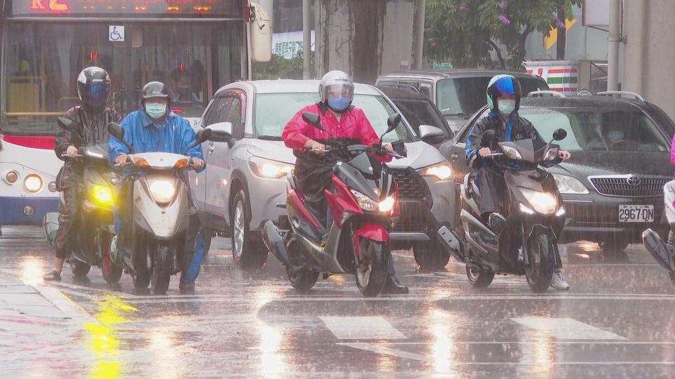 今天是典型的夏季天氣，白天悶熱、午後有雷陣雨。（資料照）