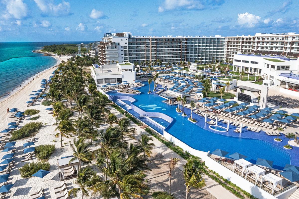 Features  Royalton Splash Riviera Cancun