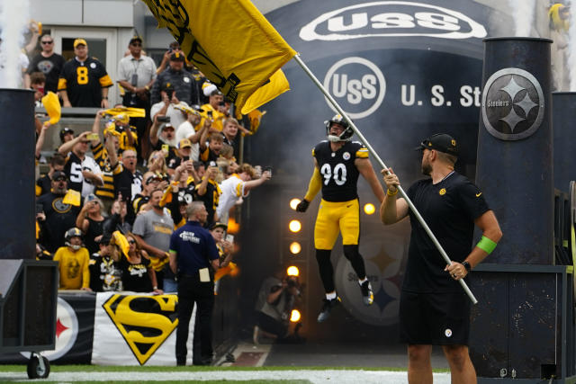 Pittsburgh Steelers fans make themselves part of the team 