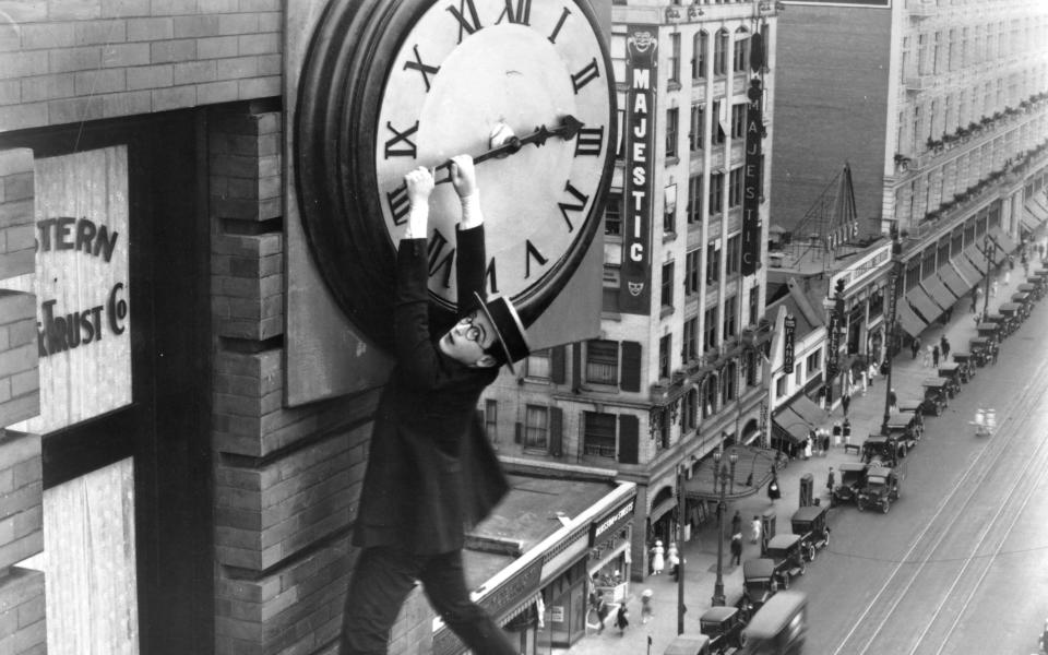 Daylight Saving Time in the United States: What time do the clocks change and when does summer officially begin in 2017?