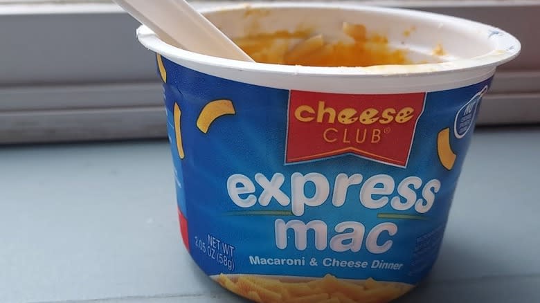 open cup of cheese club express mac