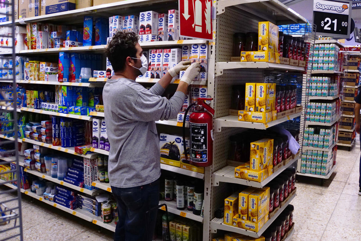 CIUDAD DE MEXICO, MEXICO - MARCH 20: Customer buys cleaning products as a preventive measurement against the spread of Coronavirus on March 20, 2020 in Mexico City, Mexico. As the COVID-19 pandemic spreads, the Mexican government confirmed this morning 164 positive cases and 1 deceased. (Photo by Jaime Lopez/Jam Media/Getty Images)