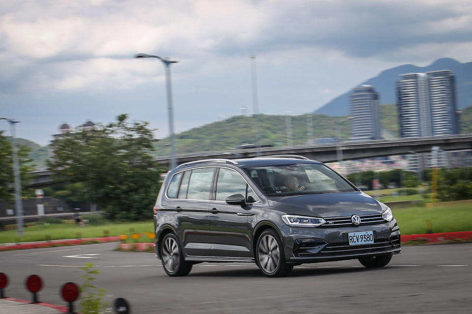 原廠數據顯示，可於 8.9 秒內完成 0-100km/h 加速過程，動力表現實屬輕快且活潑。