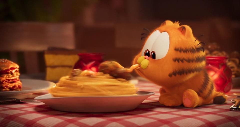 Garfield eats spaghetti, the Garfield movie trailer