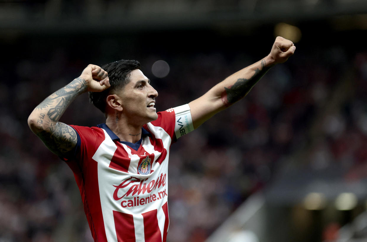 Víctor Guzmán en el partido entre Chivas y Pumas del 24 de febrero en el Estadio Akron. (ULISES RUIZ/AFP via Getty Images)