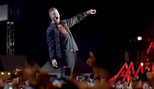 America learns that Imagine Dragons is a terrible band at CFP halftime show  - Yahoo Sports