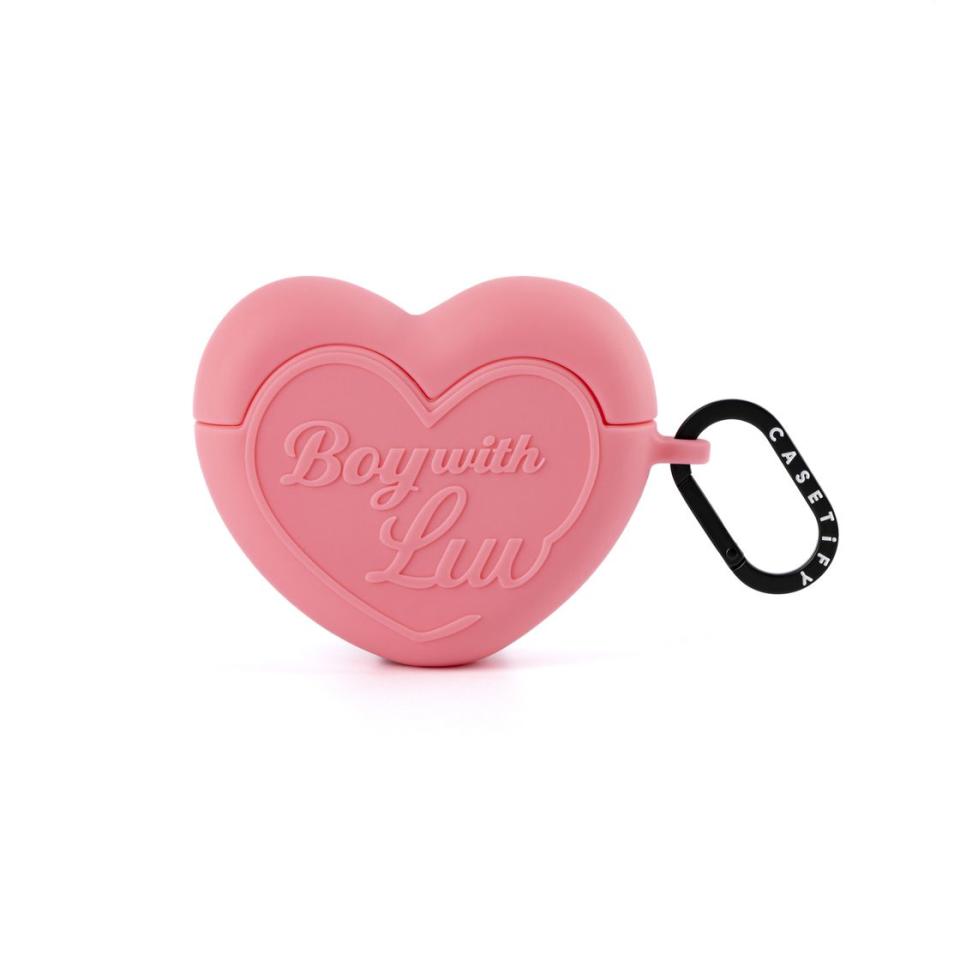 pink 3D heart-shaped earbuds case