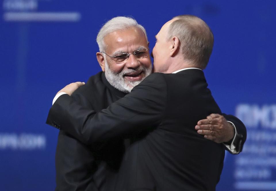 El abrazo de Narendra Modi