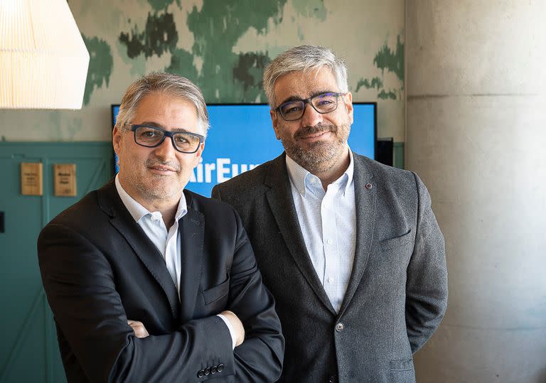 Diego García (director regional América de Air Europa) y Bernardo Botella (gerente de ventas Air Europa)