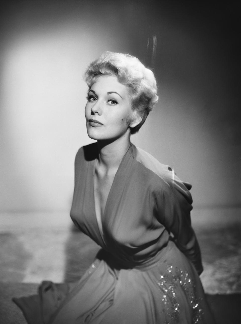 Actress Kim Novak (pictured in 1954) said she experienced severe online bullying after having fat injections in her face in 2014 (Photo by Â© Hulton-Deutsch Collection/CORBIS/Corbis via Getty Images)