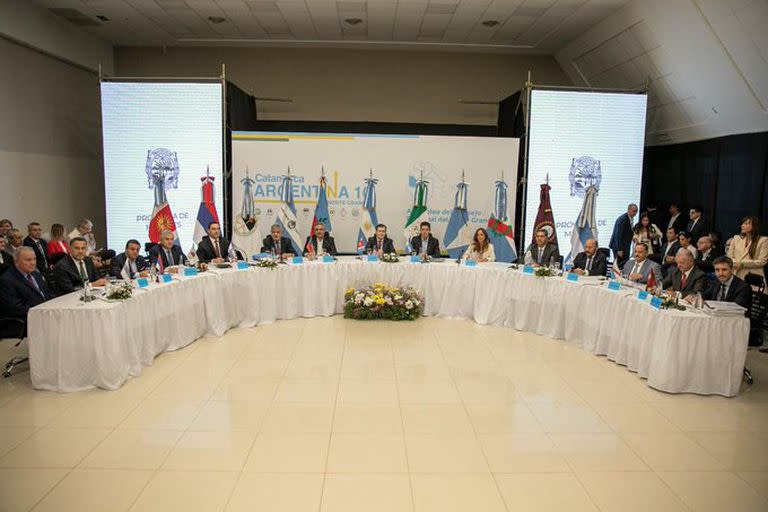 Los gobernadores del Norte Grande se reunieron en Catamarca; participaron tres ministros nacionales.