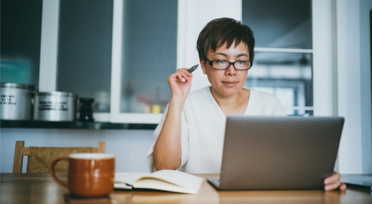 A woman applies for Social Security benefits through the deemed filing process. 