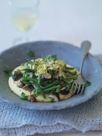 Polenta with Green Beans, Mushrooms, Peas, and Leeks