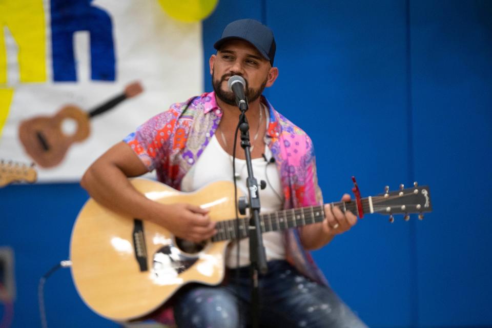 Frank Ray performs at Picacho Middle School on Wednesday, Aug. 17, 2022. Ray, a rising country star out of Nashville, grew up in Deming and worked in Las Cruces as a police officer. 