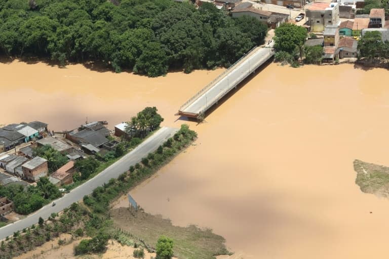 Vue aérienne d'une zone inondée après des fortes pluies à Itamaraju, dans l'Etat de Bahia, le 12 décembre 2021 au Brésil - Isac NOBREGA © 2019 AFP