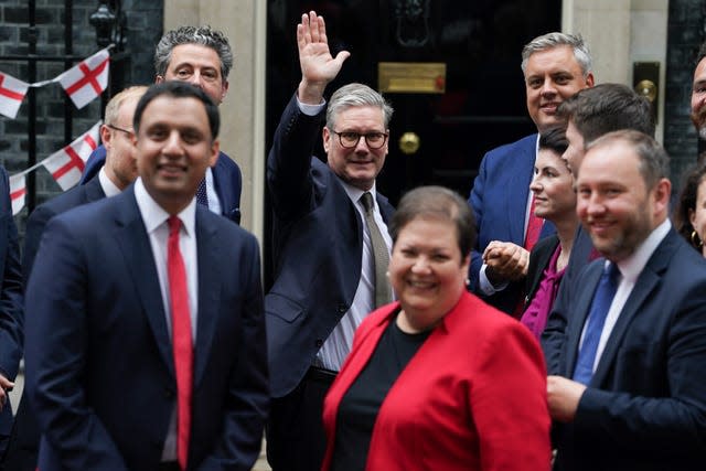 Anas Sarwar, Jackie Baillie, Ian Murray and Keir Starmer flanked by Scottish Labour MPs