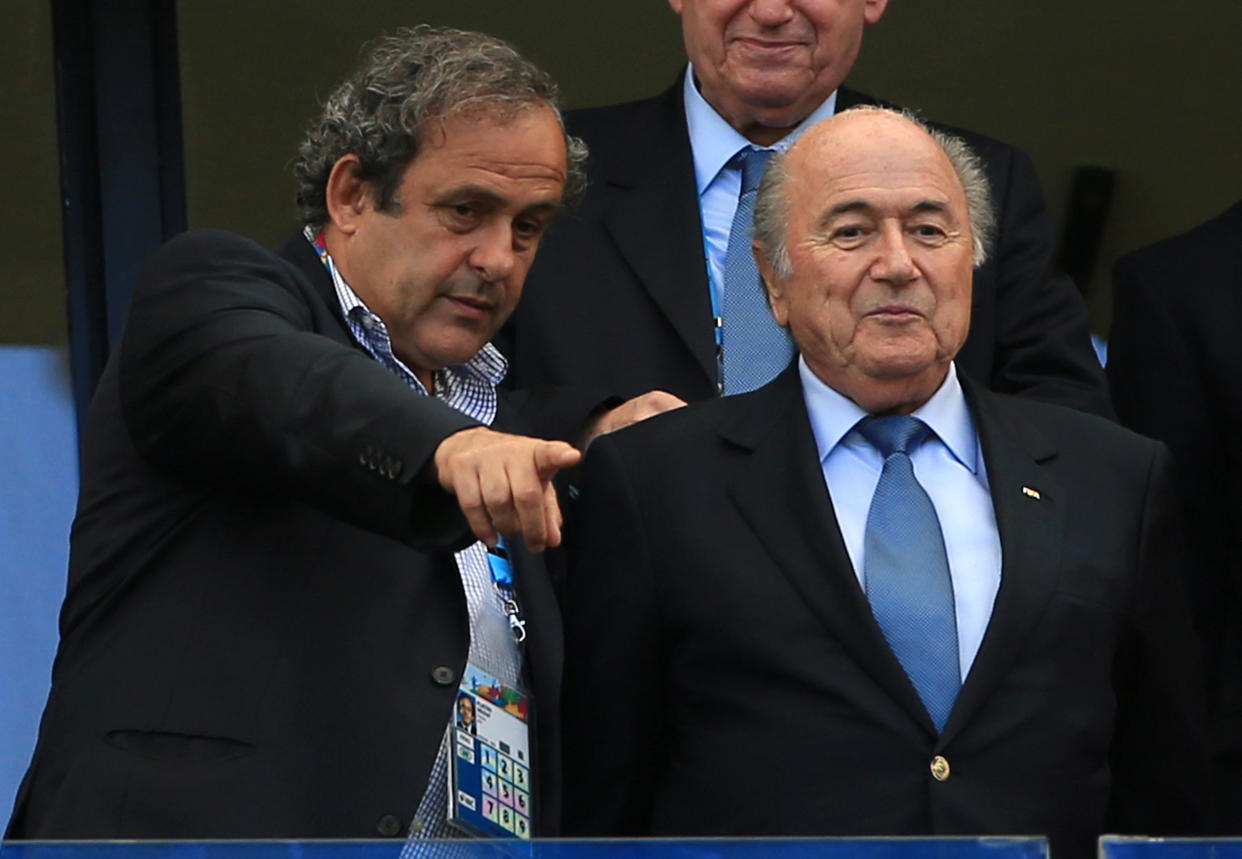 El expresidente de la UEFA Michel Platini (izquierda) y el expresidente de la FIFA Sepp Blatter (derecha). (Getty Images)