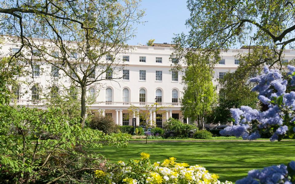 Gardens in front of Park Crescent in Regents Park, London - iStockphoto