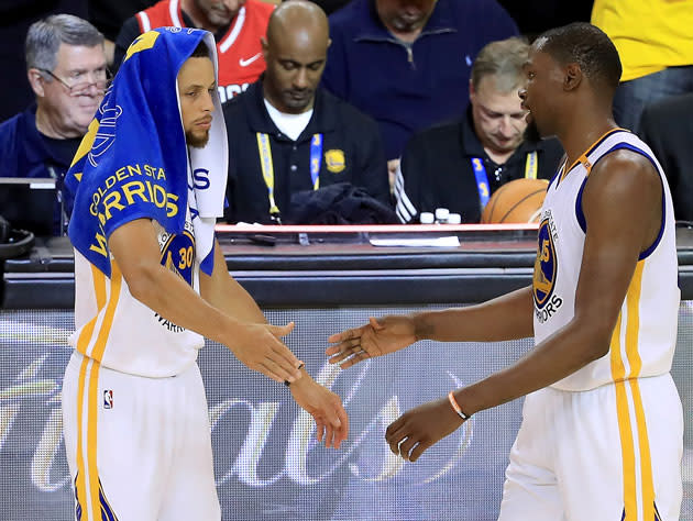 Stephen Curry and Kevin Durant align. (Getty Images)