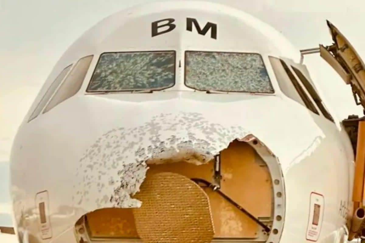 The Airbus A320 was flying from Mallorca to Vienna when it encountered severe turbulence and hail   (mediadrumimages / @exithamster)