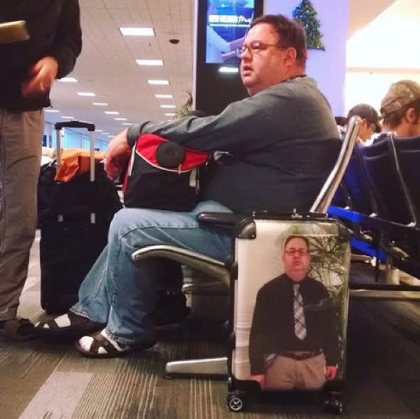 Man's original way never to lose airport luggage again