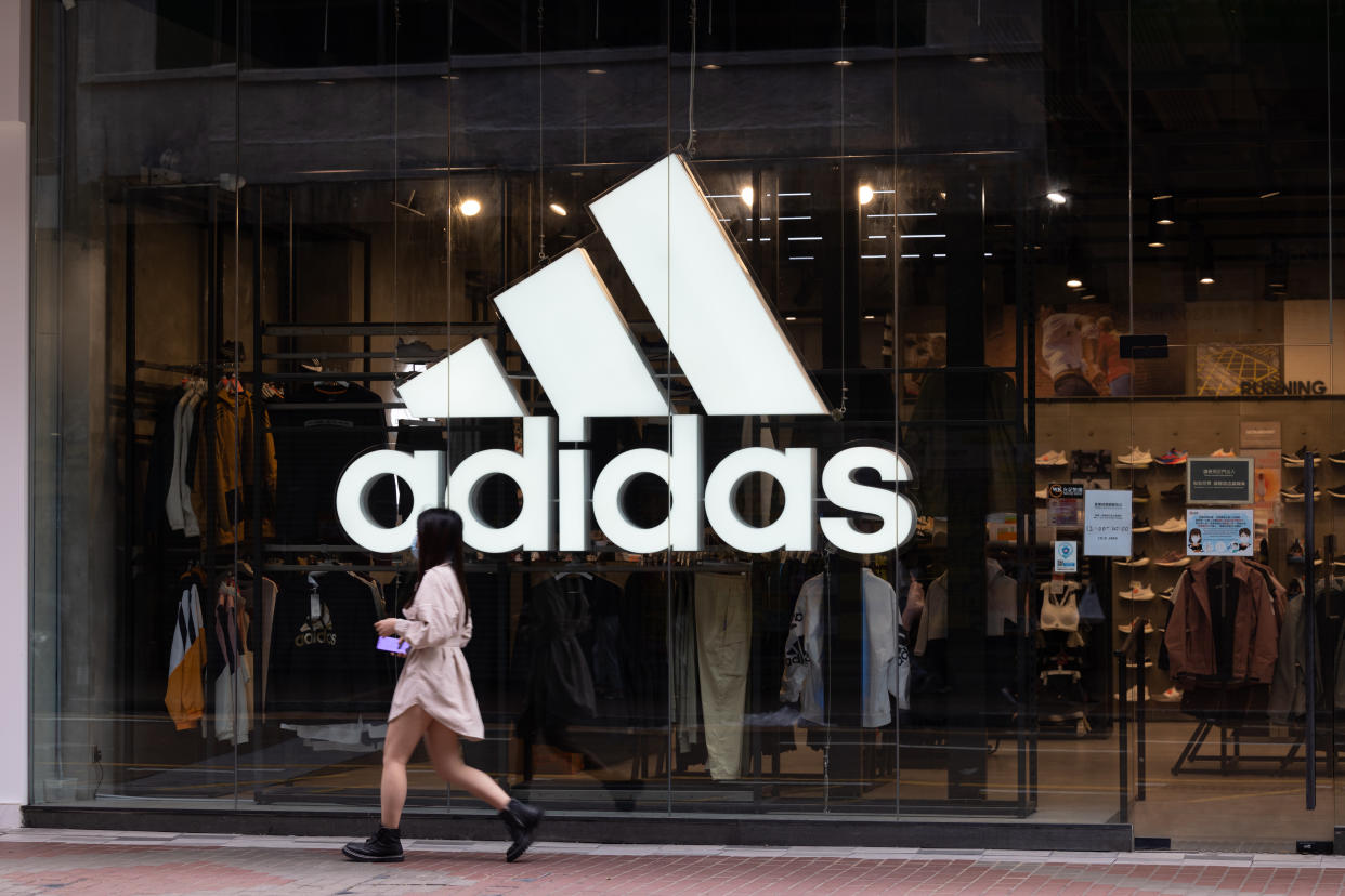 Adidas ya ha comenzado sus ofertas por El Buen Fin. / Imagen: Getty Images