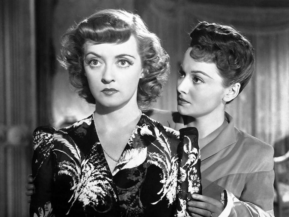 IN THIS OUR LIFE, from left: Bette Davis, Olivia de Havilland, 1942