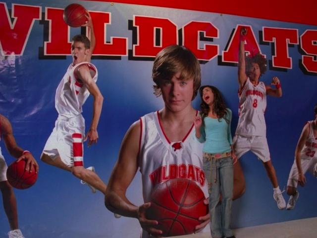 The red jersey basketball Champion Wildcats worn by Troy Bolton (Zac Efron)  in High School Musical 3 : senior year