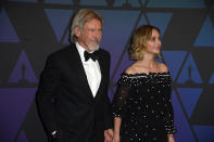 El matrimonio formado por Harrison Ford y Calista Flockhart se consumó en 2010, pero su hijo nació antes. ¿Su diferencia de edad? 22 años. (Foto: Kevin Winter / Getty Images)