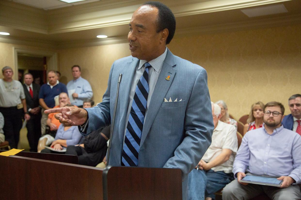 Developer David Hunt of Jackson, Tennessee, appears before the Maury County Commission on Aug. 20, 2018. Hunt was indicted on wire fraud and conspiracy charges in 2020, but those indictments were recently dismissed.