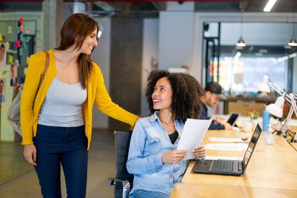 Viele haben sich an die Arbeit im Home Office gewöhnt. Doch es gibt gute Gründe für eine Rückkehr ins Büro. - Copyright: Hispanolistic / Getty Images