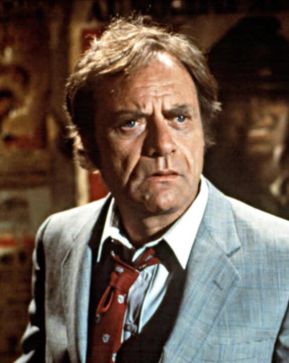 Vic Morrow murió durante el rodaje de  Twilight Zone: the movie cuando un helicóptero cayó sobre él y dos niños (Foto: IMDb)