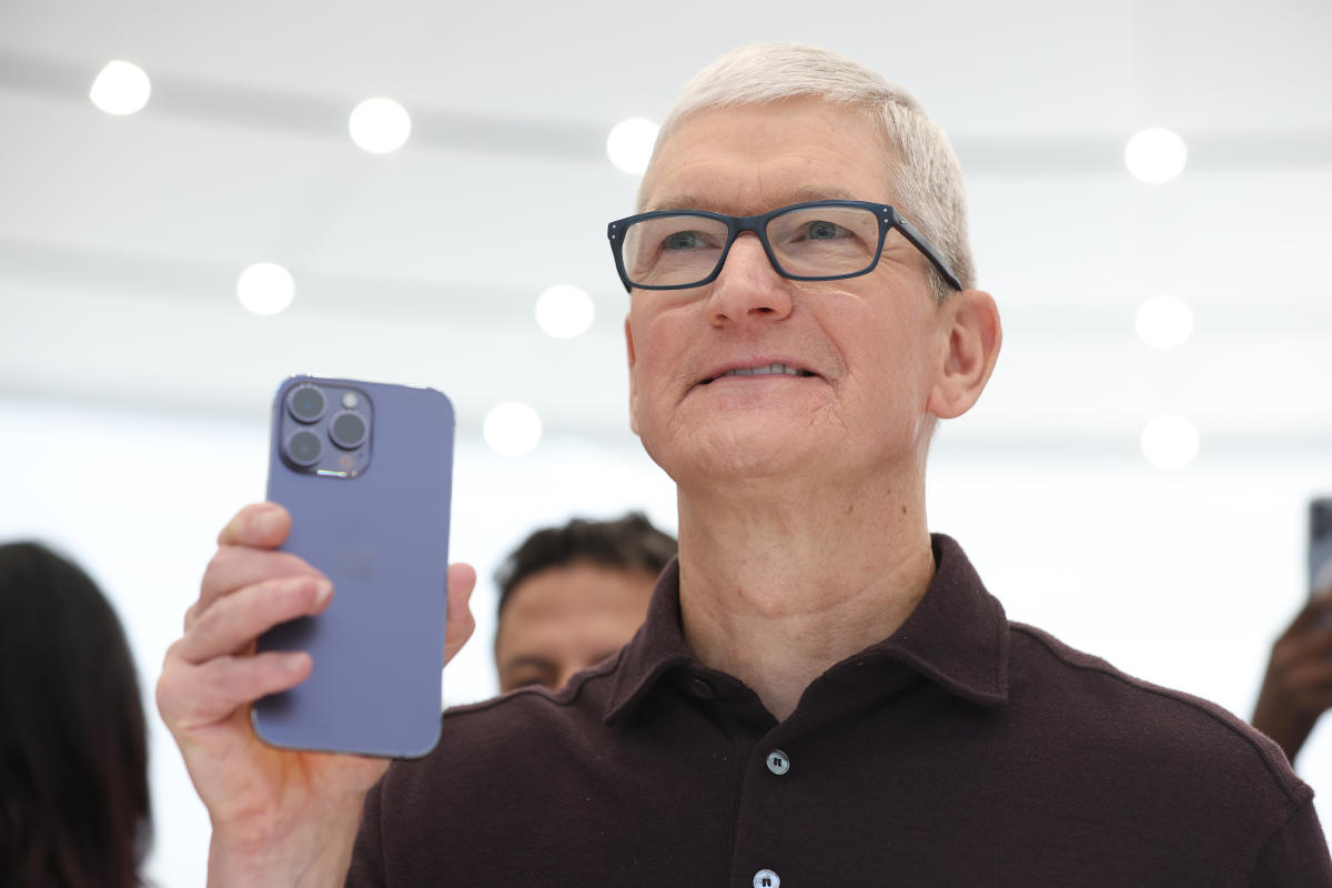 Apple Prepares A Luxury Iphone That Would Be The Most Expensive Cell Phone In The Company S