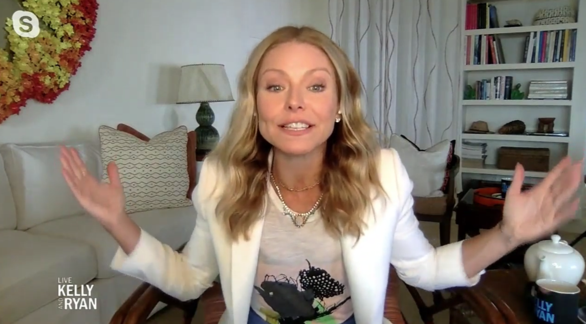 Kelly Ripa Says Shes Wearing Her 18-Year-Old Daughter Lolas Clothes Now Its Gone There picture