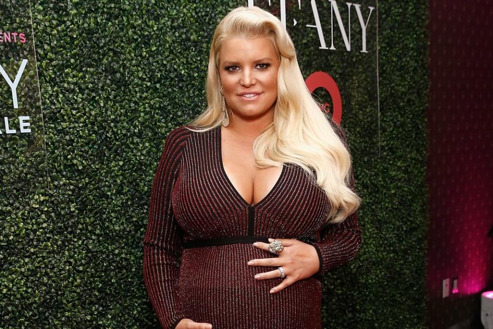 Jessica Simpson Reflects on Her Difficult Pregnancy