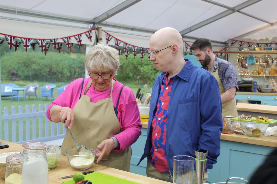 The Great British Bake Off Dawn chats to Matt Lucas.(Channel 4)