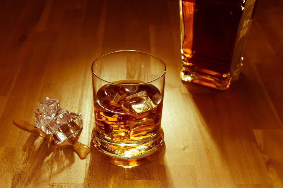<strong>世界衛生組織（WHO）指出，酒精對身體健康危害極大！（示意圖／photoAC）</strong>