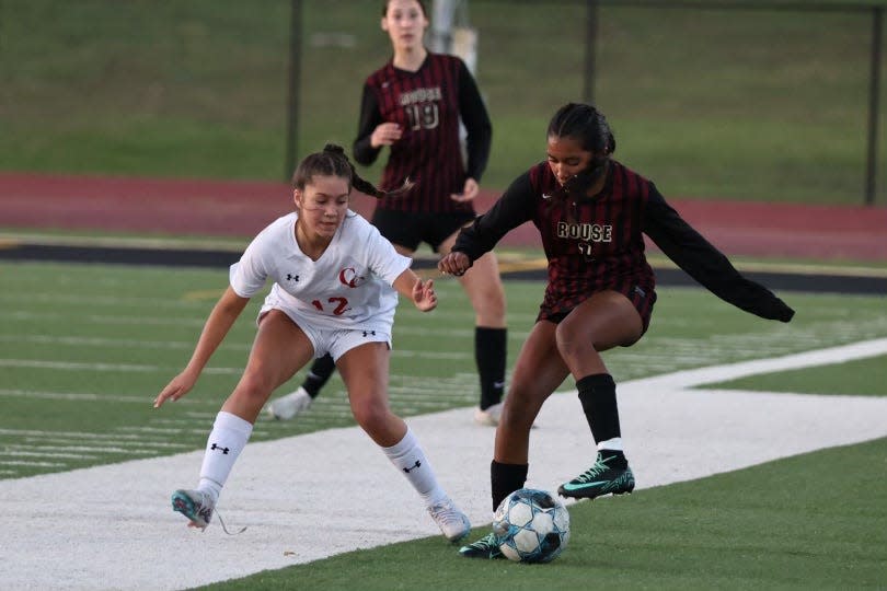 JJ Arellano controls the ball against New Braunfels Canyon in a Class 5A bi-district playoff game on March 25, 2024.