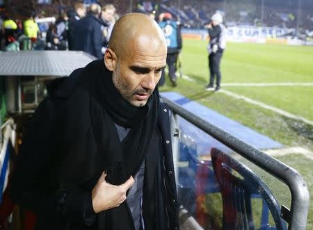 Football Soccer - VFL Bochum v Bayern Munich - German Cup (DFB Pokal) - RewirpowerStadium, Bochum, Germany - 10/02/16 Bayern Munich's coach Pep Guardiola arrives for match REUTERS/Wolfgang Rattay