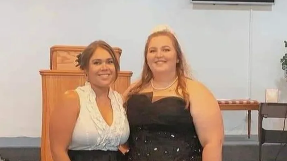 Amber Davis (right), with her cousin Makalya Meave-Byers (left) who was found dead after she went missing (GoFundMe)
