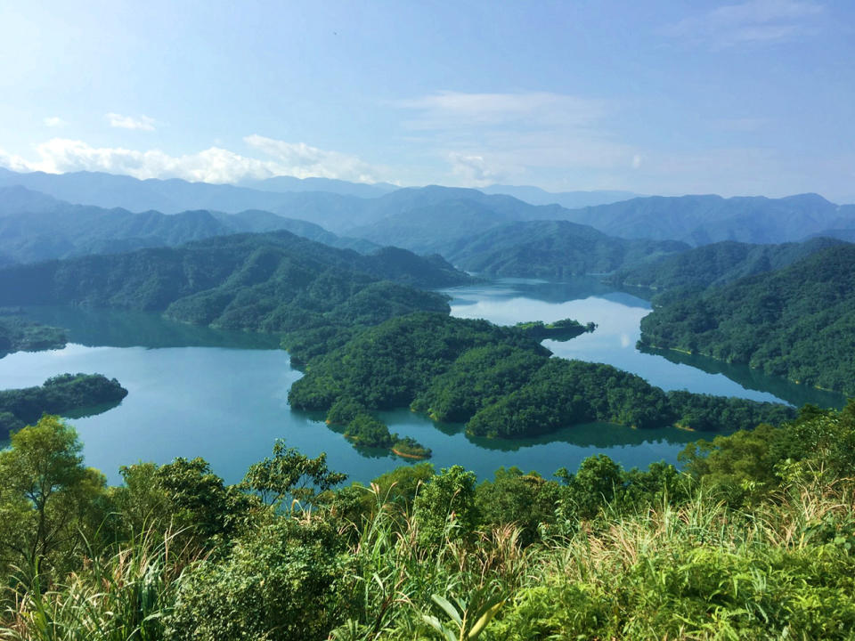 千島湖鱷魚島因為島嶼形狀神似鱷魚而聞名。   圖：新北市政府／提供